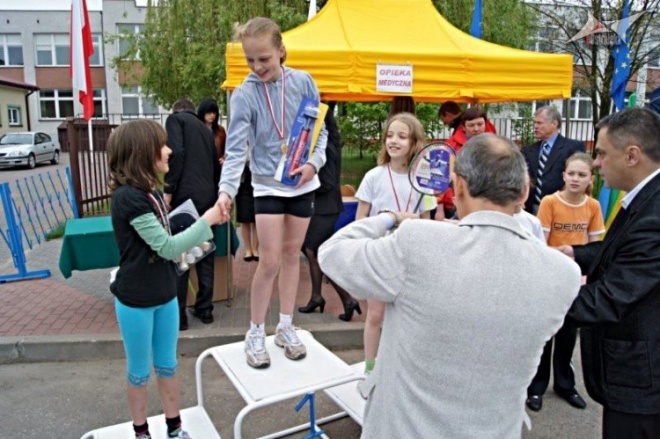 XVI Międzynarodowy Półmaraton Kurpiowski w Ostrołęce - PRZEDBIEGI (09.05.2010) - zdjęcie #53 - eOstroleka.pl